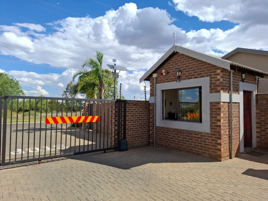 To Let 4 Bedroom Property for Rent in Groenvlei Sh Free State